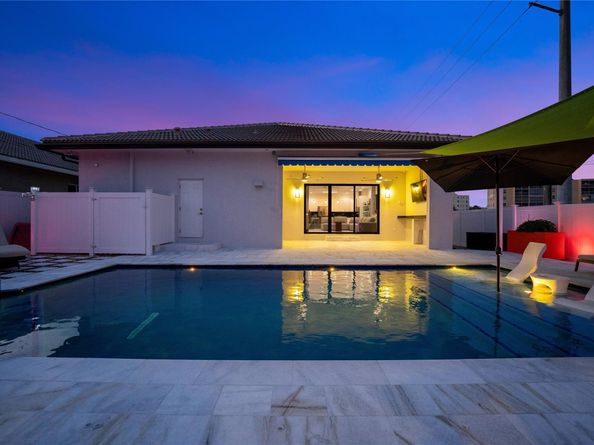 238 SE 2nd Ter, Dania Beach FL 33004