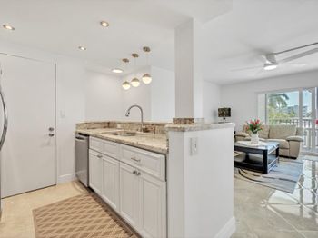 720 Bayshore Dr