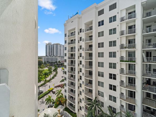 1830 Radius Dr 1017, Hollywood FL 33020