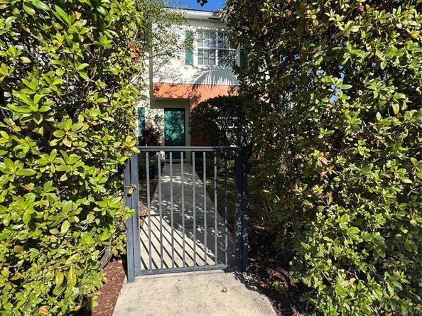 749 SW 3rd Ave 749, Pompano Beach FL 33060