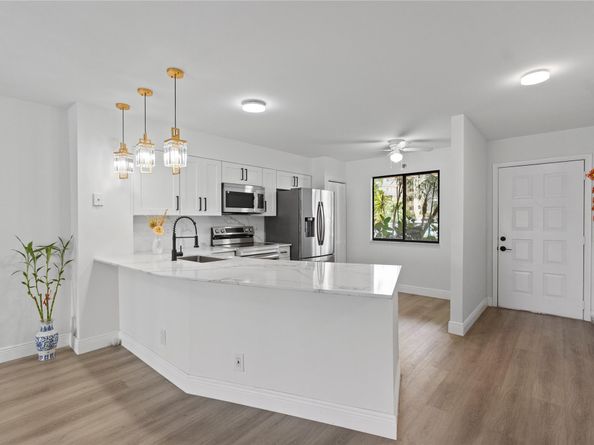 2232 N Cypress Bend Drive 107, Pompano Beach FL 33069
