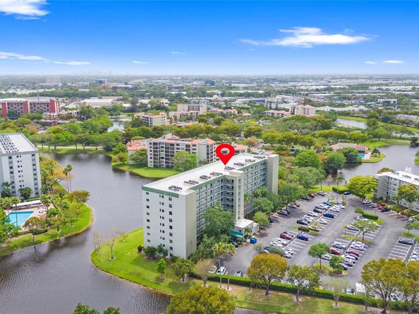 2232 N Cypress Bend Drive 107, Pompano Beach FL 33069