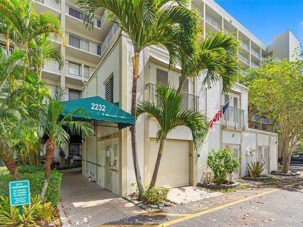 2232 N Cypress Bend Drive 107, Pompano Beach FL 33069