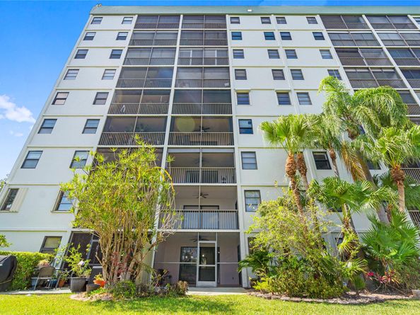 2232 N Cypress Bend Drive 107, Pompano Beach FL 33069