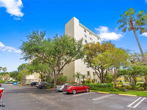 2232 N Cypress Bend Drive 107, Pompano Beach FL 33069