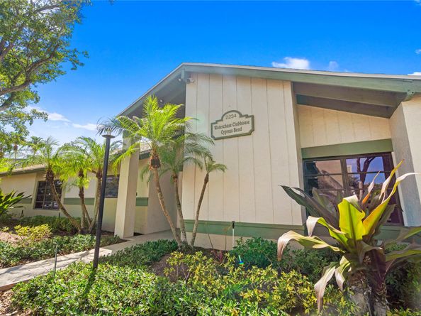 2232 N Cypress Bend Drive 107, Pompano Beach FL 33069
