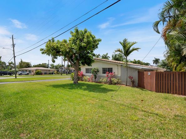 2113 NE 29th Ct, Fort Lauderdale FL 33306