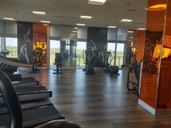 2000 Metropica 507, Sunrise FL 33323