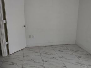 2000 Metropica 507, Sunrise FL 33323