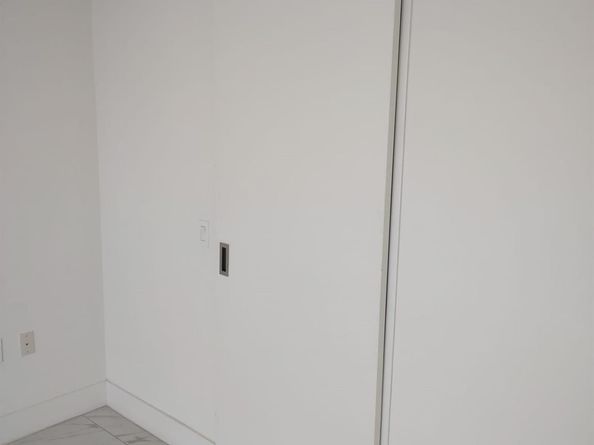 2000 Metropica 507, Sunrise FL 33323