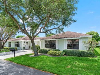 9975 Ligustrum Tree Way