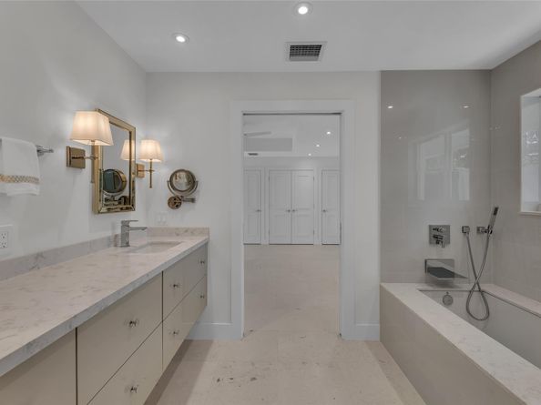 2008 Admirals Way, Fort Lauderdale FL 33316