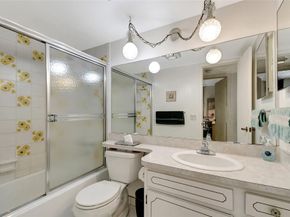 800 S Hollybrook Dr 302, Pembroke Pines FL 33025