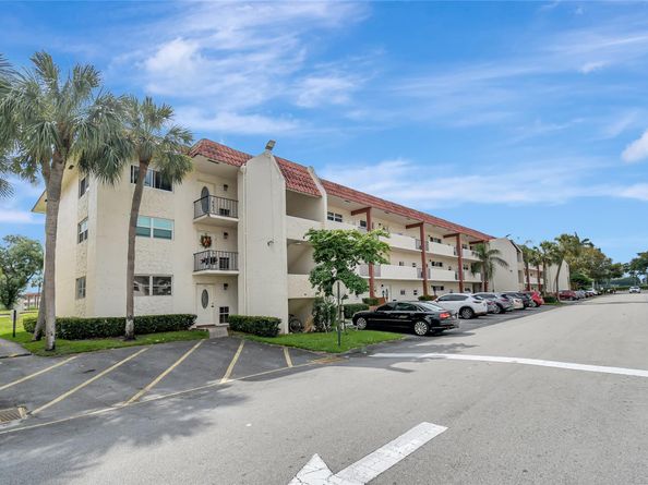 800 S Hollybrook Dr 302, Pembroke Pines FL 33025