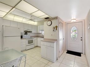 800 S Hollybrook Dr 302, Pembroke Pines FL 33025