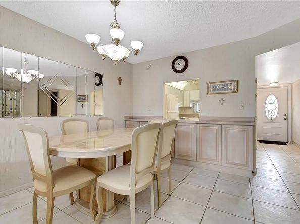 800 S Hollybrook Dr 302, Pembroke Pines FL 33025