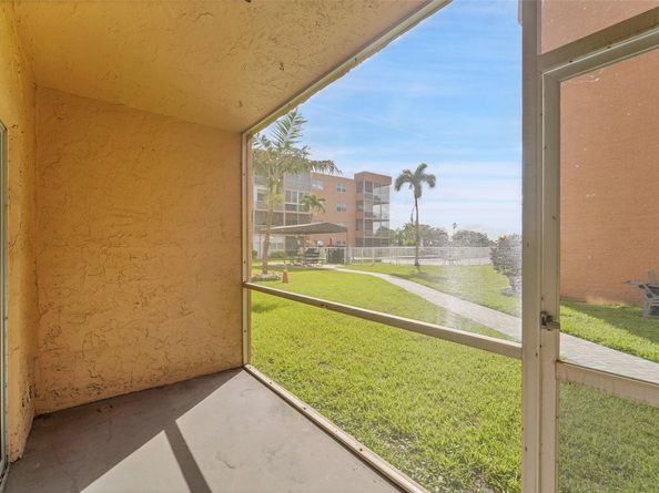 3048 E Sunrise Lakes Dr 112, Fort Lauderdale FL 33322
