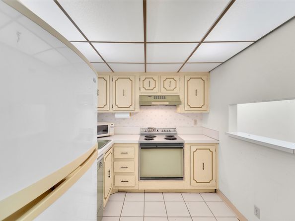 3048 E Sunrise Lakes Dr 112, Fort Lauderdale FL 33322