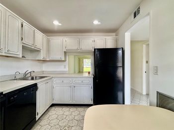 7600 NW 5th Pl