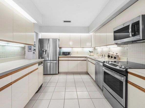 65 Eastgate Drive B, Boynton Beach FL 33436