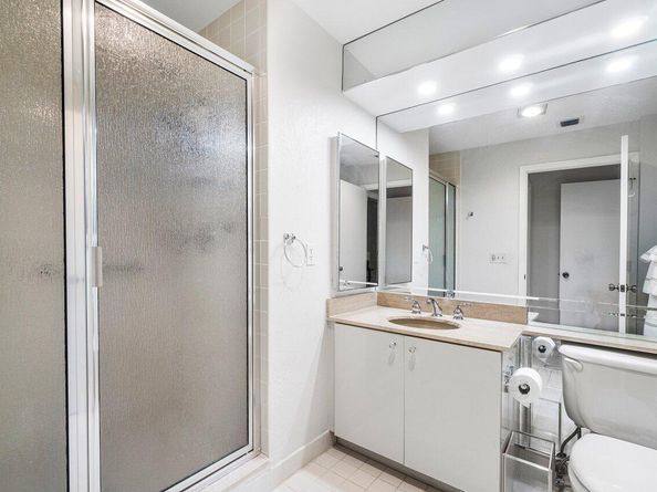 65 Eastgate Drive B, Boynton Beach FL 33436