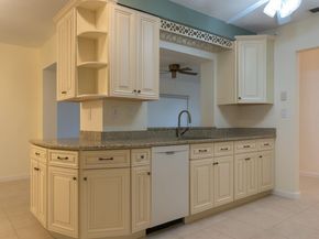 8415 NW 59th Pl, Tamarac FL 33321
