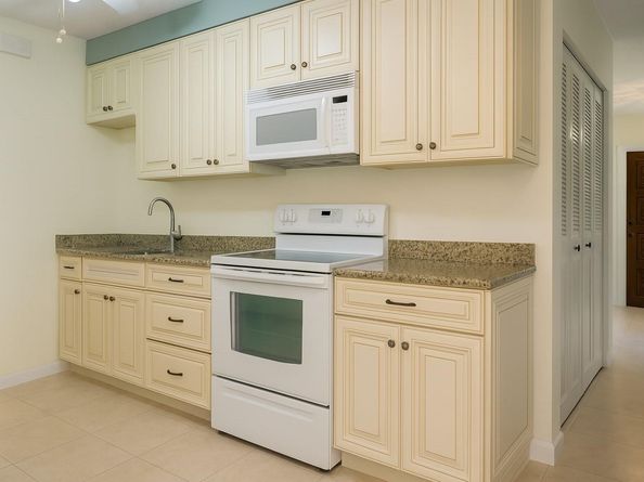 8415 NW 59th Pl, Tamarac FL 33321