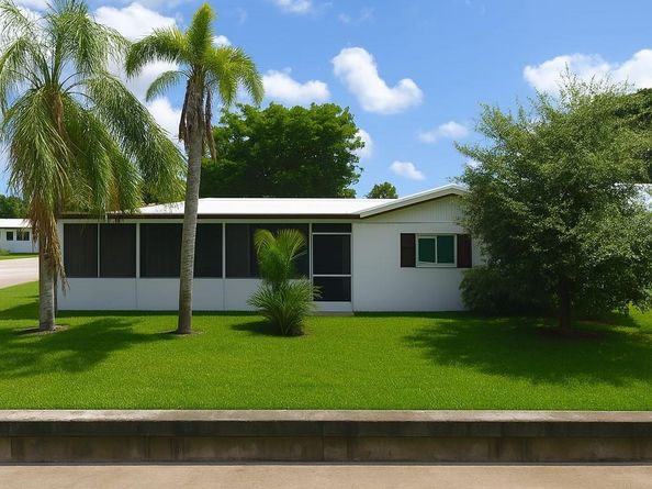 8415 NW 59th Pl, Tamarac FL 33321