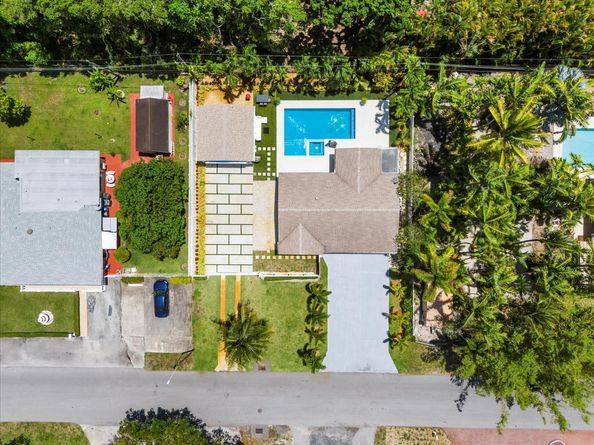 1736 SW 30TH St, Fort Lauderdale FL 33315