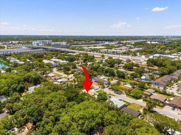 1736 SW 30TH St, Fort Lauderdale FL 33315