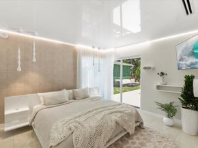 1736 SW 30TH St, Fort Lauderdale FL 33315