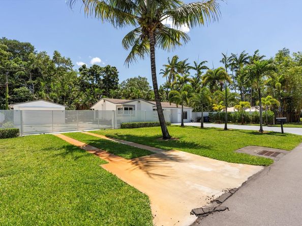 1736 SW 30TH St, Fort Lauderdale FL 33315