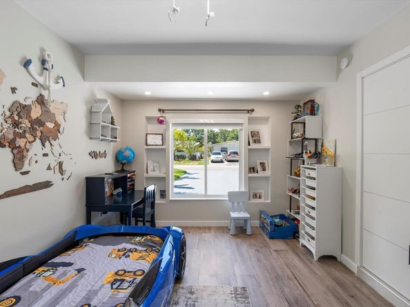 1736 SW 30TH St, Fort Lauderdale FL 33315