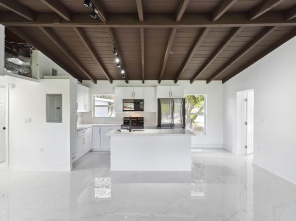 1530 NW 18 Court, Fort Lauderdale FL 33311
