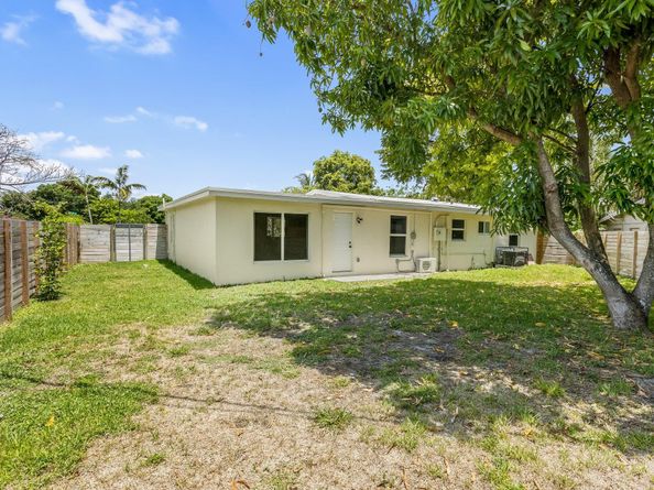 1530 NW 18 Court, Fort Lauderdale FL 33311