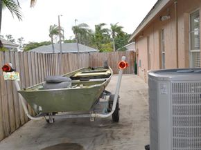 141 Kings Way, Royal Palm Beach FL 33411