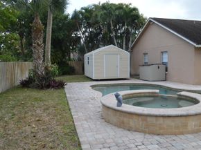 141 Kings Way, Royal Palm Beach FL 33411