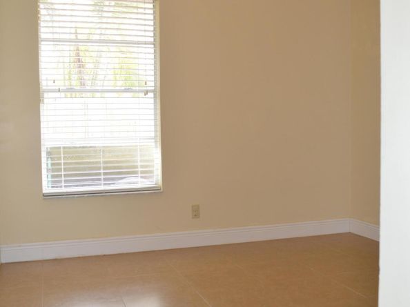 141 Kings Way, Royal Palm Beach FL 33411