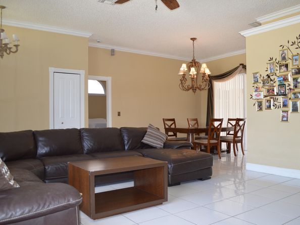 141 Kings Way, Royal Palm Beach FL 33411
