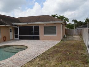 141 Kings Way, Royal Palm Beach FL 33411