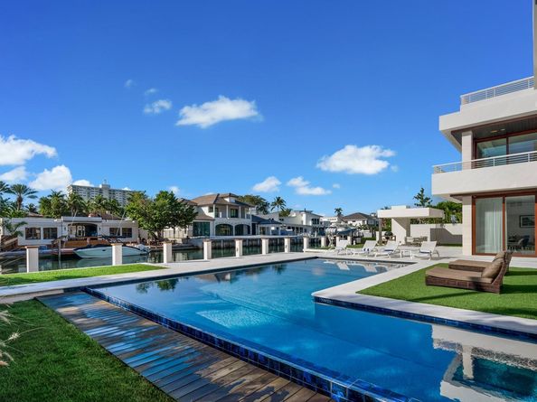 10 Pelican Dr, Fort Lauderdale FL 33301