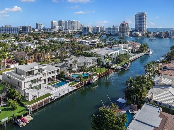 10 Pelican Dr, Fort Lauderdale FL 33301