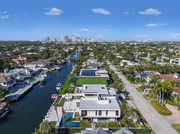 10 Pelican Dr, Fort Lauderdale FL 33301