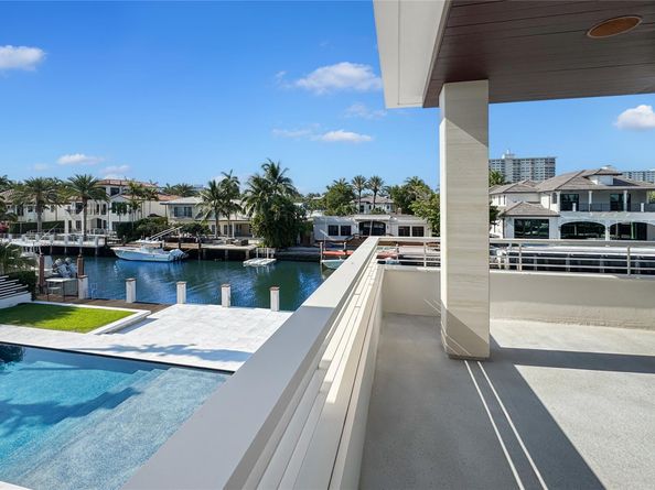 10 Pelican Dr, Fort Lauderdale FL 33301