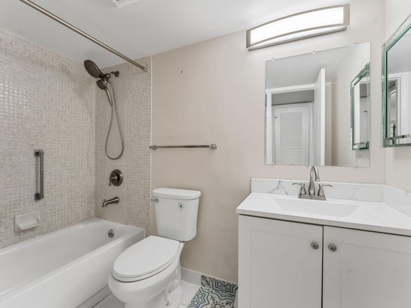 4489 Luxemburg Court 306, Lake Worth FL 33467