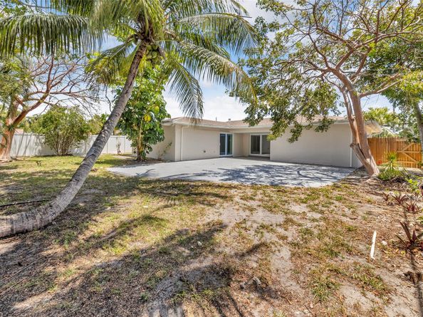 421 SE 5th Ave, Pompano Beach FL 33060