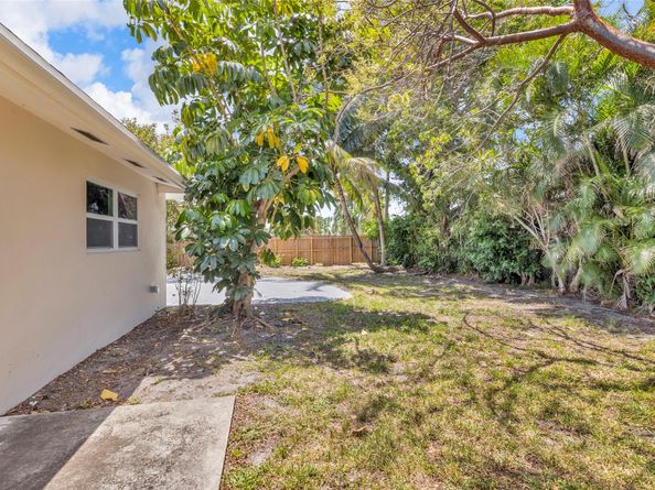421 SE 5th Ave, Pompano Beach FL 33060