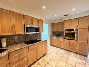 3233 NE 34th St 1403, Fort Lauderdale FL 33308