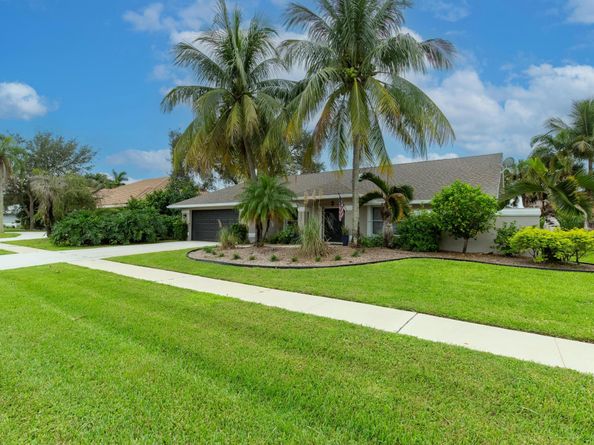 1741 Grantham Drive, Wellington FL 33414
