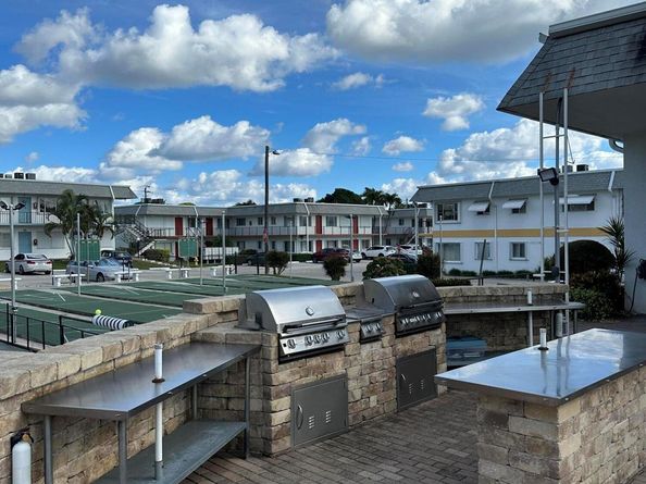 3160 Lake Osborne Drive 211, Lake Worth Beach FL 33461
